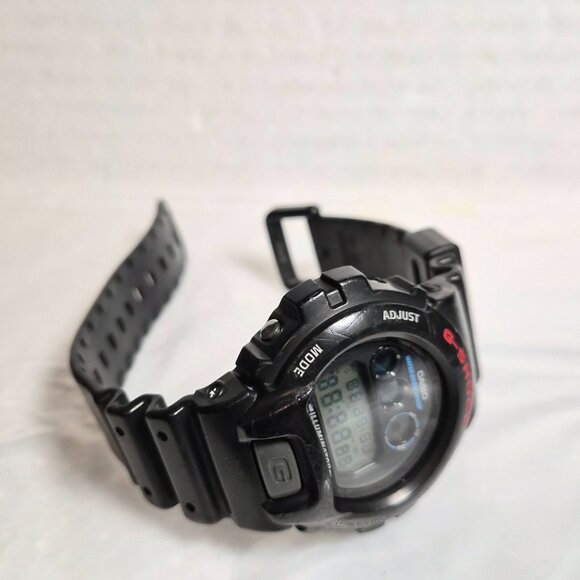 Casio G Shock Black and red - Picture 10 of 12